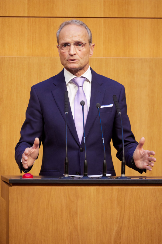 Am Redner:innenpult: Nationalratsabgeordneter Wolfgang Gerstl (ÖVP)