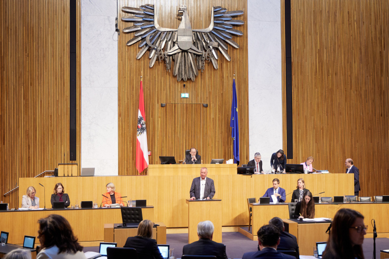 Am Redner:innenpult: Nationalratsabgeordneter Wolfgang Zanger (FPÖ)