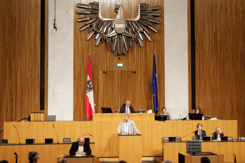 Am Redner:innenpult: Nationalratsabgeordneter Markus Leinfellner (FPÖ)