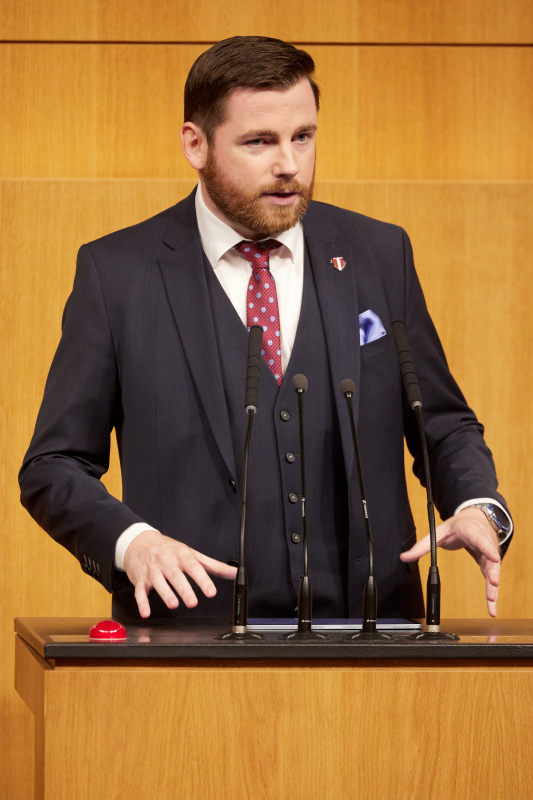Am Redner:innenpult: Nationalratsabgeordneter Christofer Ranzmaier (FPÖ)