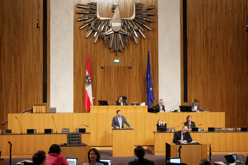 Am Redner:innenpult: Nationalratsabgeordneter David Stögmüller (GRÜNE)