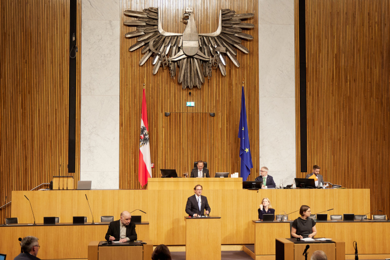 Am Redner:innenpult: Nationalratsabgeordneter Andreas Minnich (ÖVP)