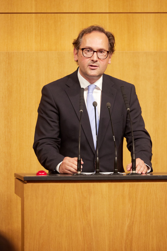 Am Redner:innenpult: Nationalratsabgeordneter Andreas Minnich (ÖVP)