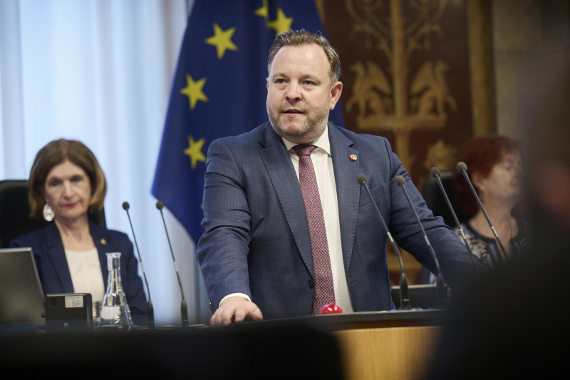 Am Redner:innenpult: Bundesrat Franz Ebner (ÖVP)