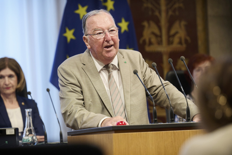 Am Redner:innenpult: Bundesrat Ernest Schwindsackl (ÖVP)