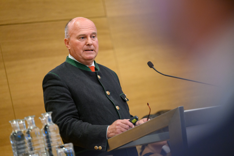 Vorsitzender des Stiftungsrates der Stiftung Verbundenheit, Mitglied des Deutschen Bundestages a.D. und Parlamentarischer Staatssekretär a.D. Hartmut Koschyk