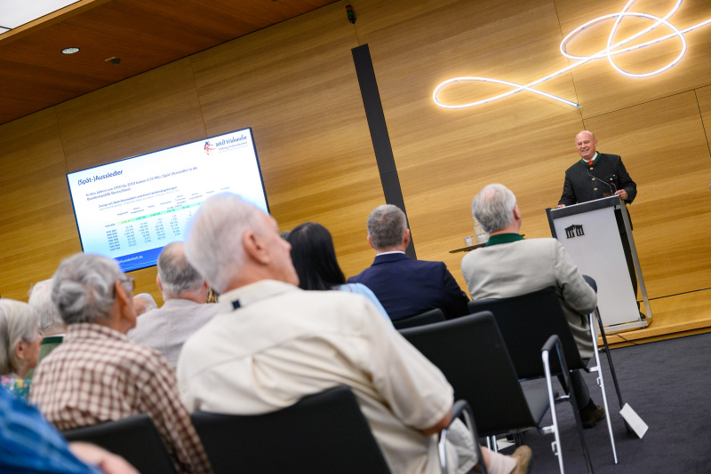 Vorsitzender des Stiftungsrates der Stiftung Verbundenheit, Mitglied des Deutschen Bundestages a.D. und Parlamentarischer Staatssekretär a.D. Hartmut Koschyk