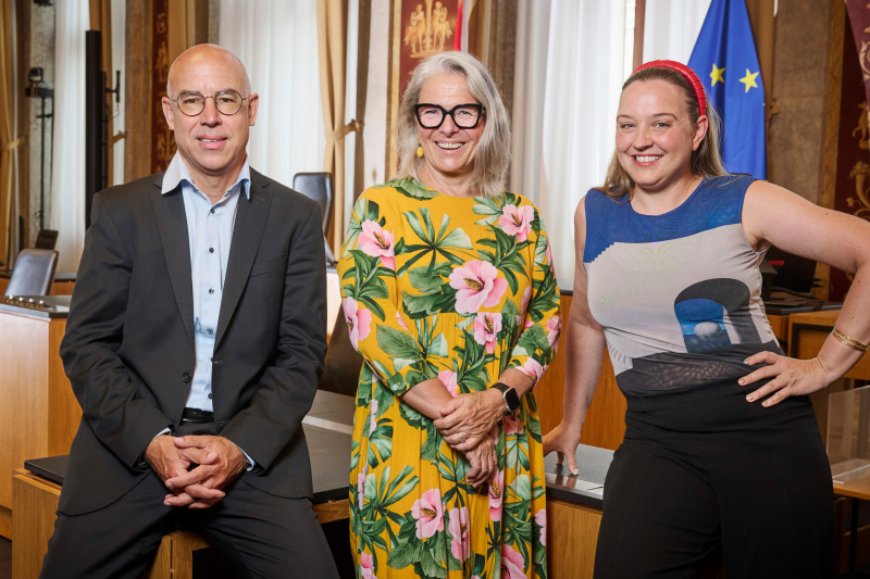 Von links: WIFO-Direktor Gabriel Felbermayr, Hoteliere Michaela Reitterer, Podcast-Host Tatjana Lukáš
