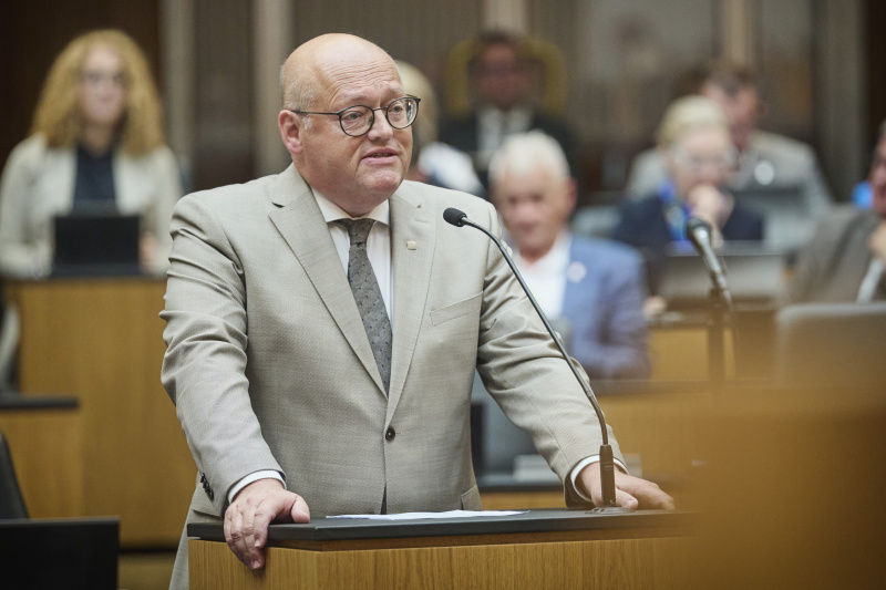 Fragestunde. Nationalratsabgeordneter Laurenz Pöttinger (ÖVP)