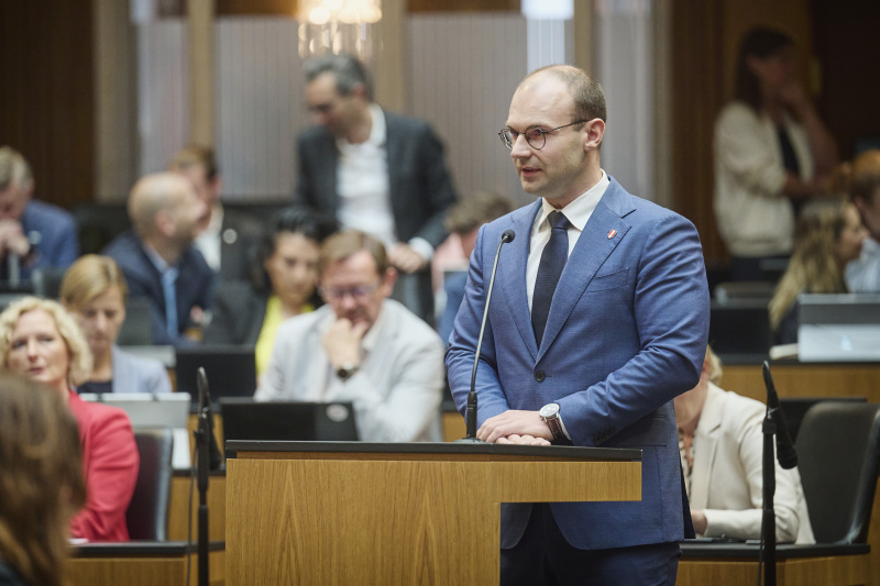 Fragestunde. Nationalratsabgeordneter Paul Hammerl (FPÖ)