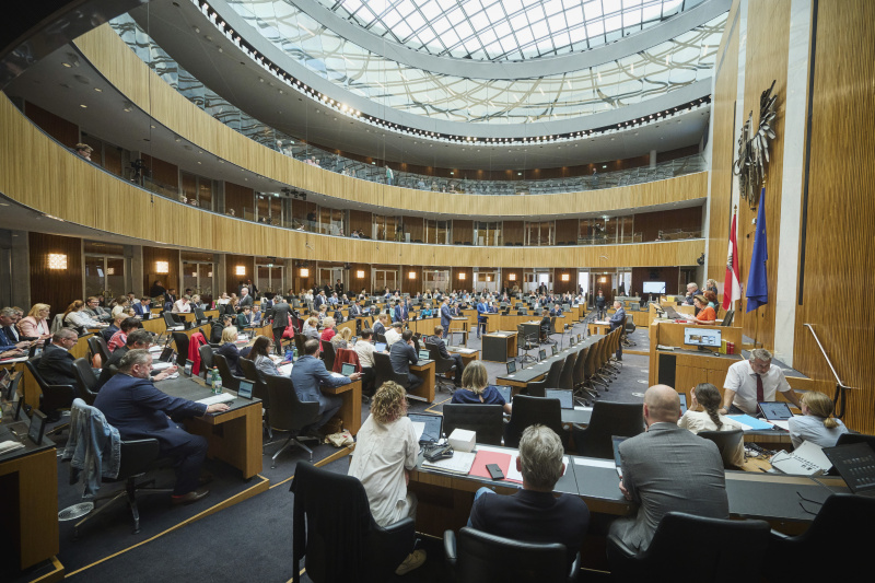 Fragestunde. Blick ins Plenum