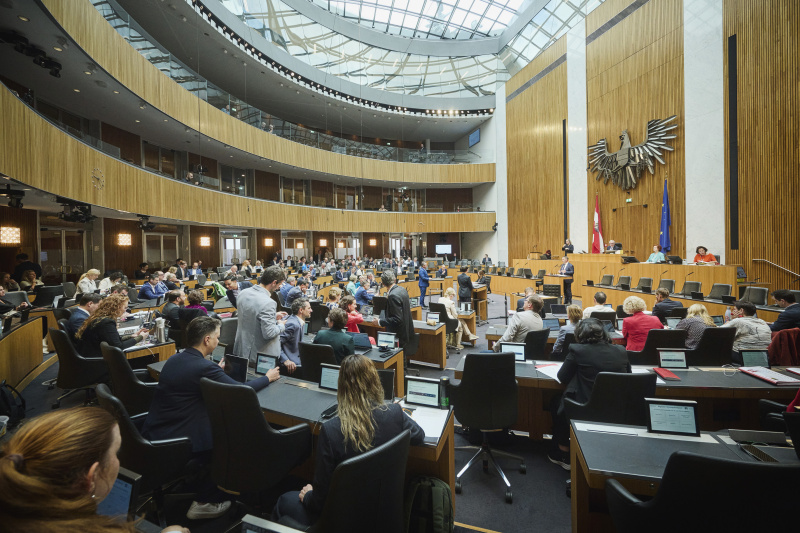 Fragestunde. Blick ins Plenum