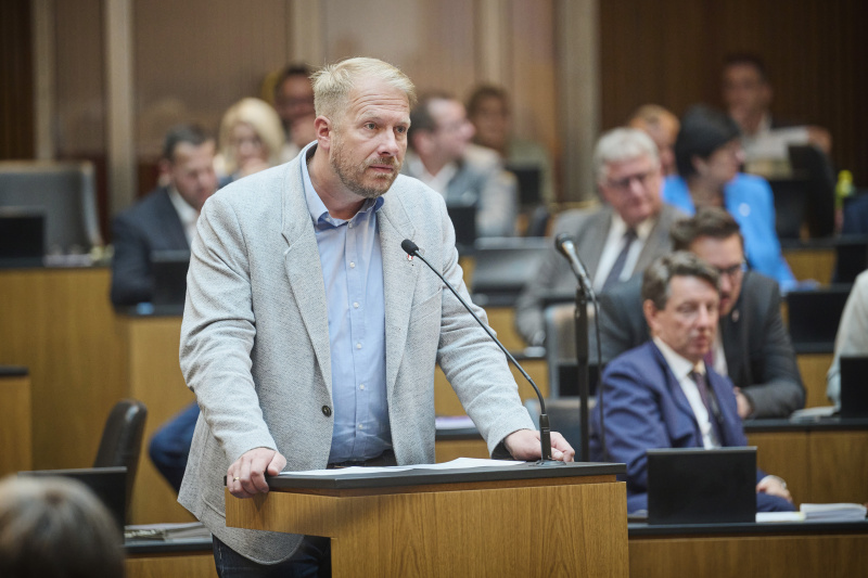 Fragestunde. Nationalratsabgeordneter Markus Leinfellner (FPÖ)
