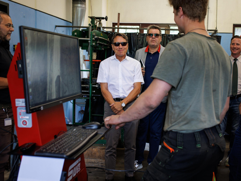 Am Truppenübungsplatz Seetaler Alpe fand vom 24. bis 25. Juni 2025 eine Tagung und ein Prüfbesuch der PBHK statt. Nach einer Sitzung der PBHK informierte GenLt Mag. Günter Hofbauer, stv ChGStb, über den ÖBH Aufbauplan 2032+ 