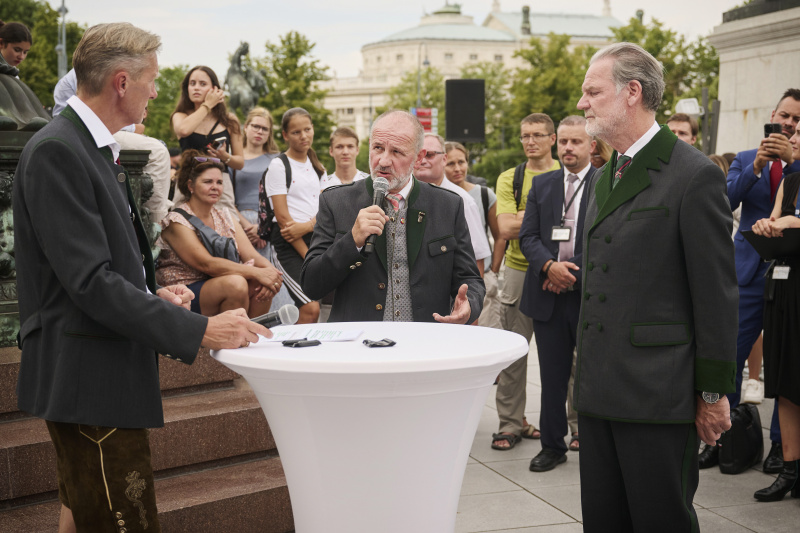 Von links: Oliver Zeisberger, Bundesratspräsident Peter Samt (FPÖ), Landtagspräsident der Steiermark Gerald Deutschmann