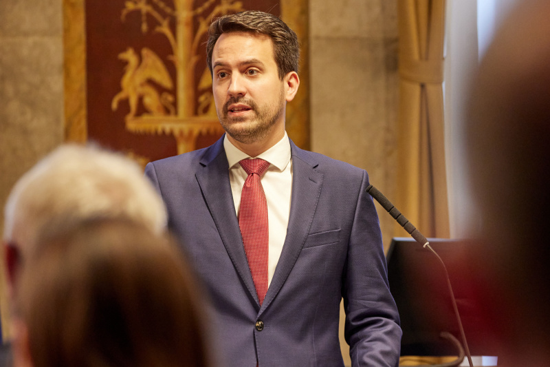 Stellungnahme. Bildungsminister Christoph Wiederkehr (NEOS)