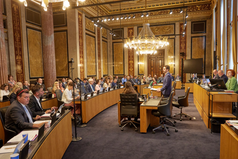 Stellungnahme. Bildungsminister Christoph Wiederkehr (NEOS)