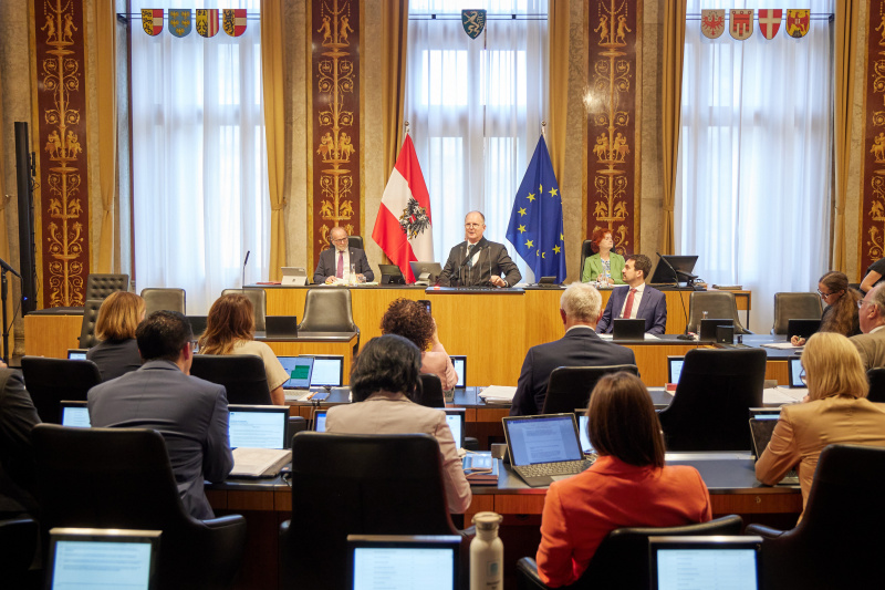 Am Redner:innenpult: Bundesrat Bernhard Ruf (ÖVP)