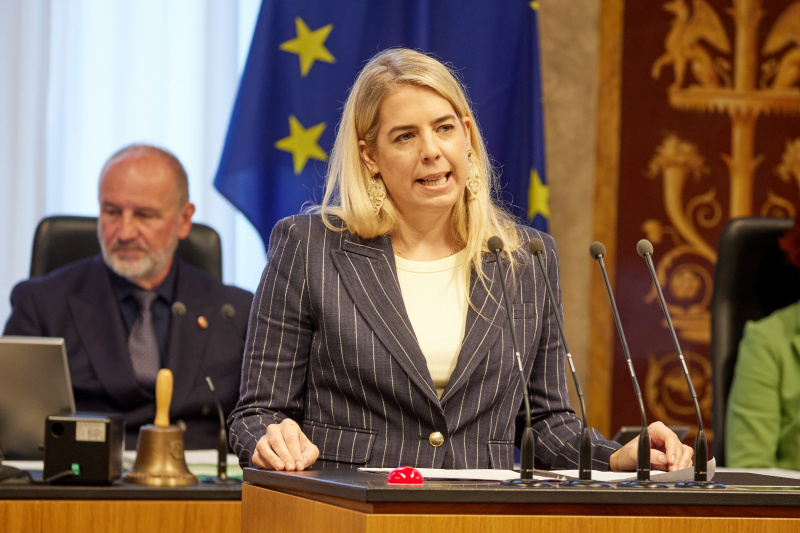 Am Redner:innenpult: Bundesrätin Isabella Theuermann (FPÖ)