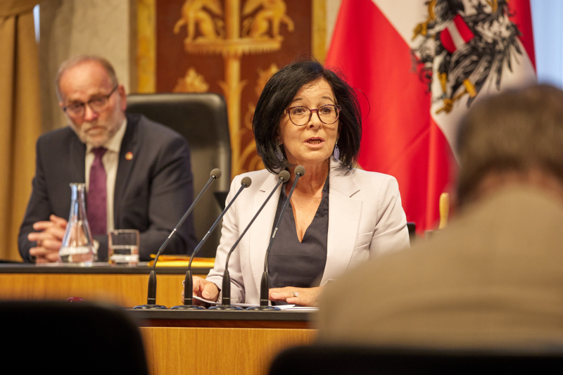 Am Redner:innenpult: Bundesrätin Margit Göll (ÖVP)