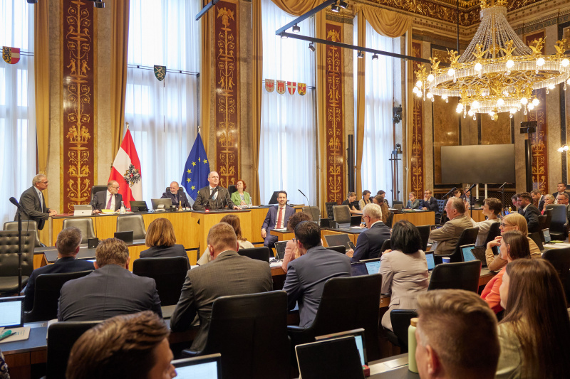 Am Redner:innenpult: Bundesrat Bernhard Ruf (ÖVP)