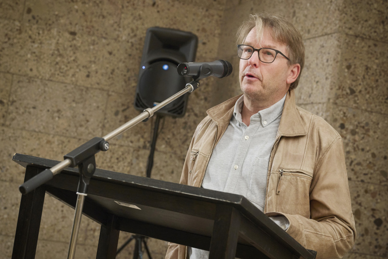 Lesung. Schauspieler Serge Falck