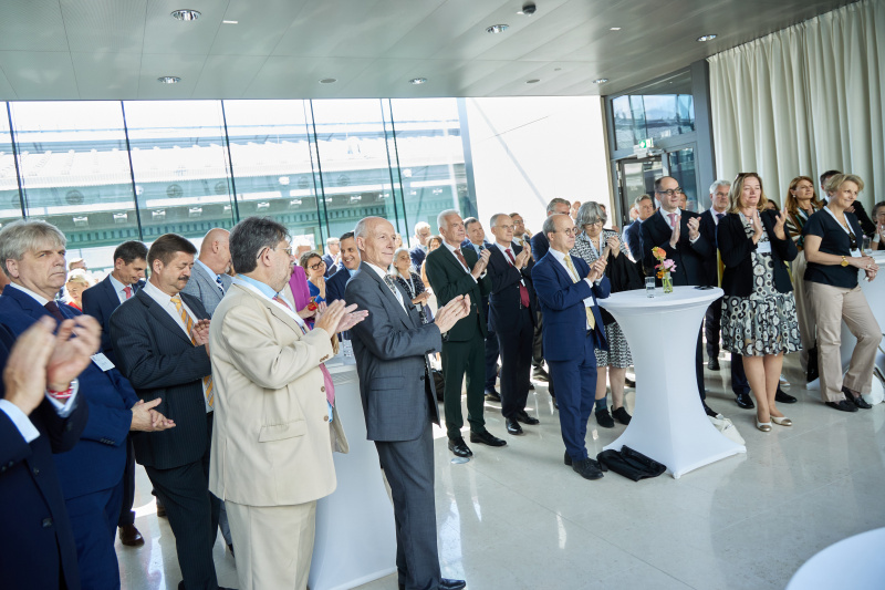 Blick Richtung Veranstaltungsteilnehmerinnen und -teilnehmer