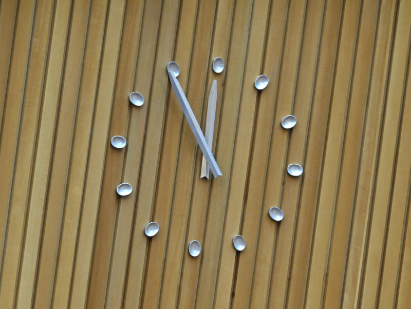 Uhr im Nationalratssaal