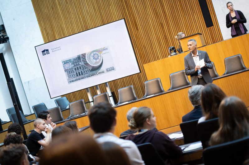 Einführung ins Thema durch Parlamentssprecher Karl-Heinz Grundböck