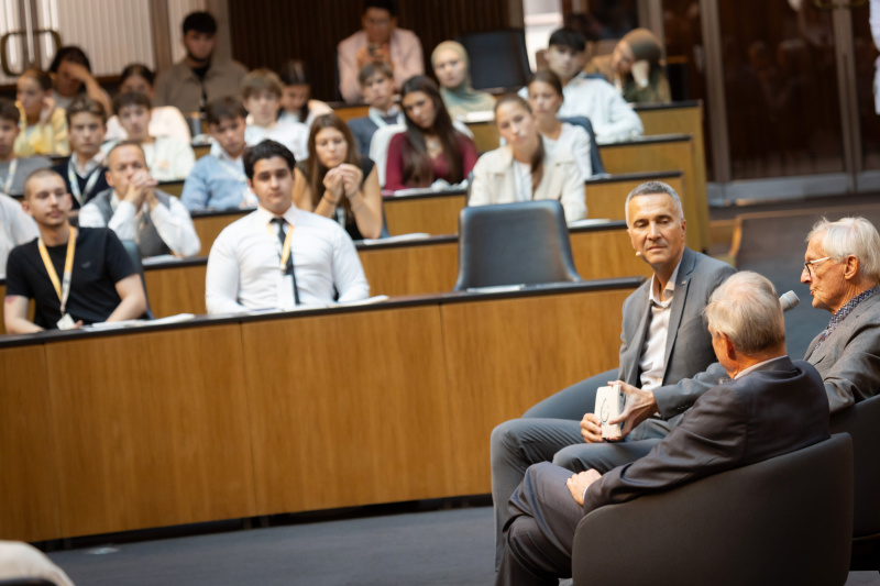 Beantwortung der Fragen durch Bundeskanzler a. D. Wolfgang Schüssel