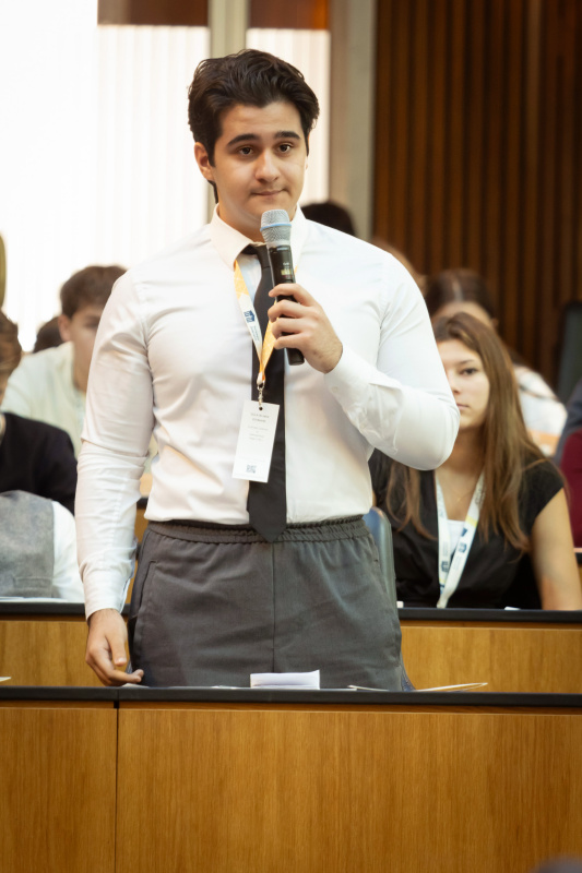 Frage eines Schülers an Bundeskanzler a. D. Wolfgang Schüssel und  Botschafter a. D. Dietmar Schweisgut