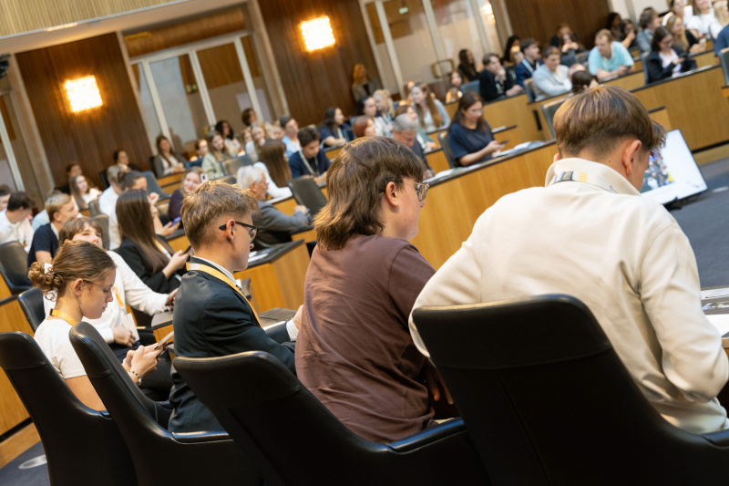 Quiz. Blick Richtung Schülerinnen und Schüler