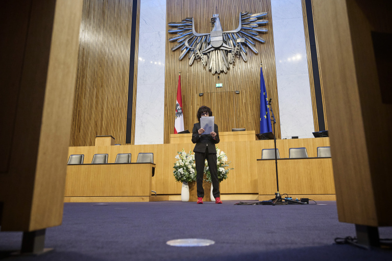 Lesung. Schriftstellerin Monika Helfer