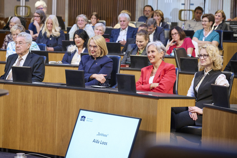 Von links: Bundespräsident a.D. Heinz Fischer, Dritte Nationalratspräsidentin Doris Bures (SPÖ), Justizministerin Anna Sporrer (SPÖ), Frauenministerin Eva-Maria Holzleitner (SPÖ)