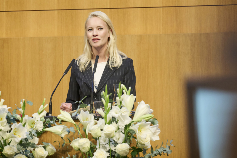 Lesung. Schauspielerin und Autorin Valerie Huber