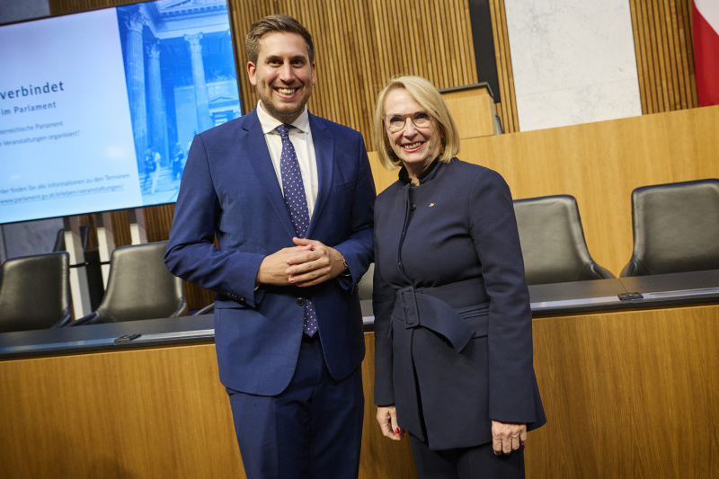 Von links: Staatssekretär Alexander Pröll (ÖVP), Dritte Nationalratspräsidentin Doris Bures (SPÖ)