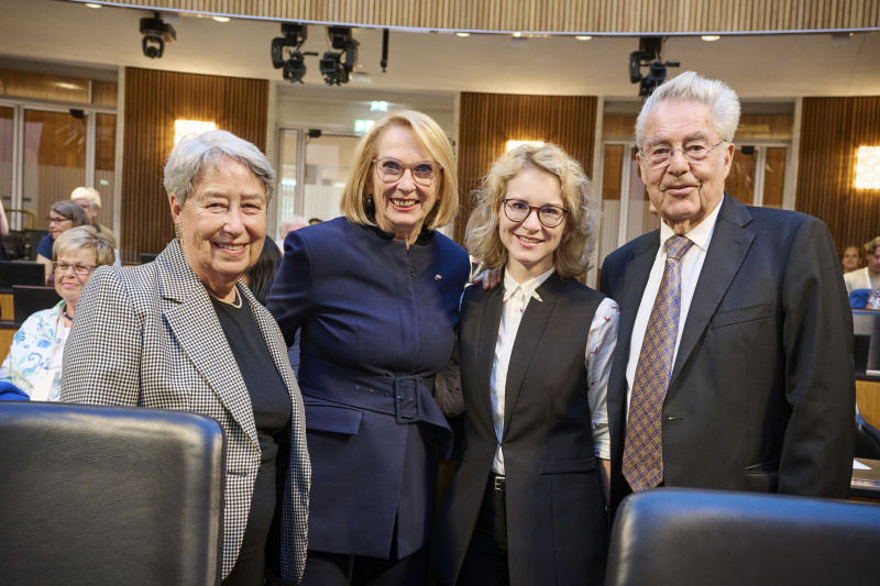 Von links: Margit Fischer, Dritte Nationalratspräsidentin Doris Bures (SPÖ), Frauenministerin Eva-Maria Holzleitner (SPÖ), Bundespräsident a.D. Heinz Fischer