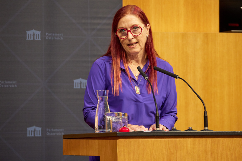 Ehrung der Zeitzeuginnen und Zeitzeugen. Vorständin des Nationalfonds der Republik Österreich für Opfer des Nationalsozialismus Hannah Lessing