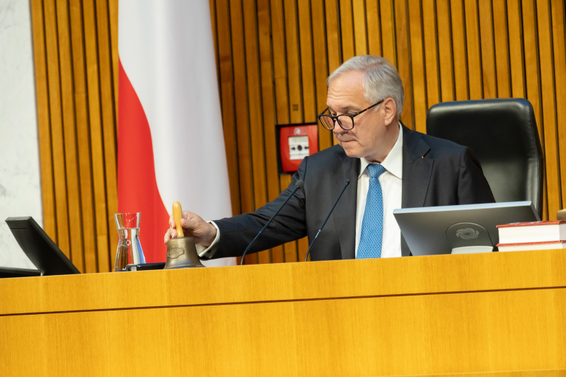 Nationalratspräsident Walter Rosenkranz (FPÖ) eröffnet die Sitzung