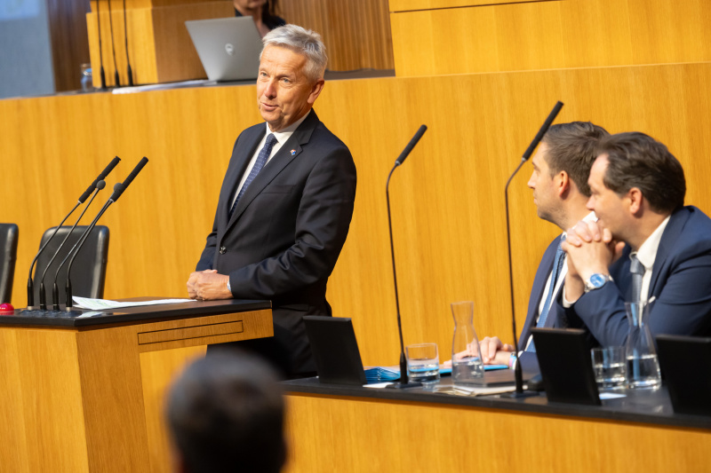 Am Rednerpult: Abgeordnete zum EU-Parlament Reinhold Lopatka (ÖVP). Auf der Regierungsbank von links: Staatssekretär Alexander Pröll (ÖVP), Landwirtschaftsminister Norbert Totschnig (ÖVP)