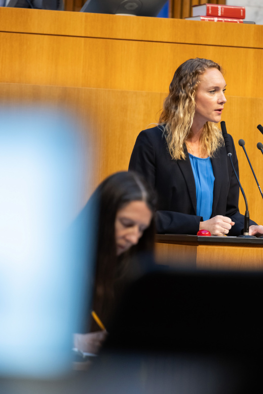 Am Rednerinnenpult: Nationalratsabgeordnete Pia Maria Wieninger (SPÖ)