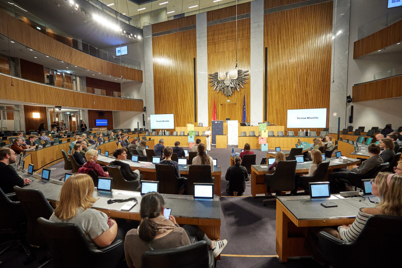 Moderation Verena Mischitz