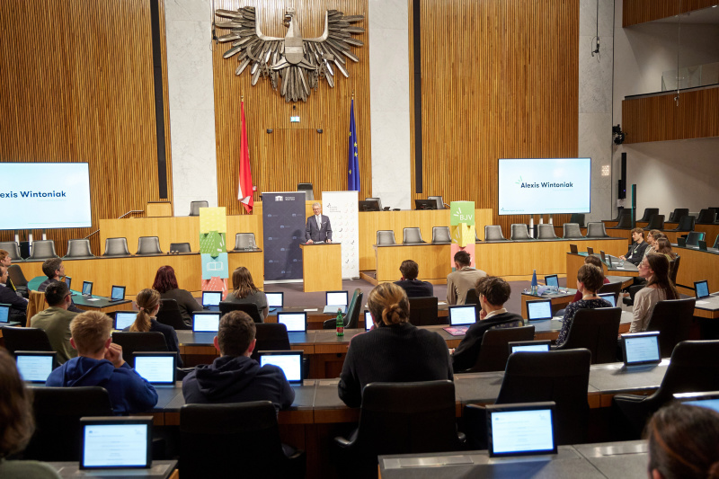 Eröffnungsworte Parlamentsvizedirektor Alexis Wintoniak
