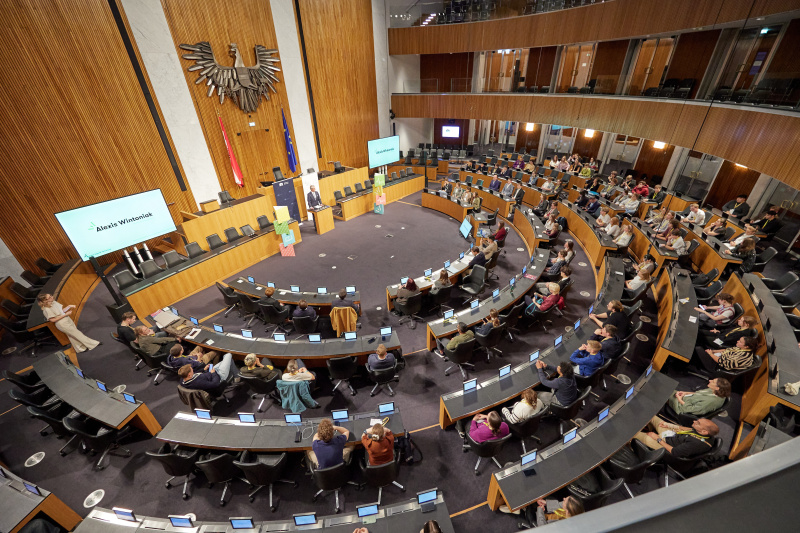 Eröffnungsworte Parlamentsvizedirektor Alexis Wintoniak