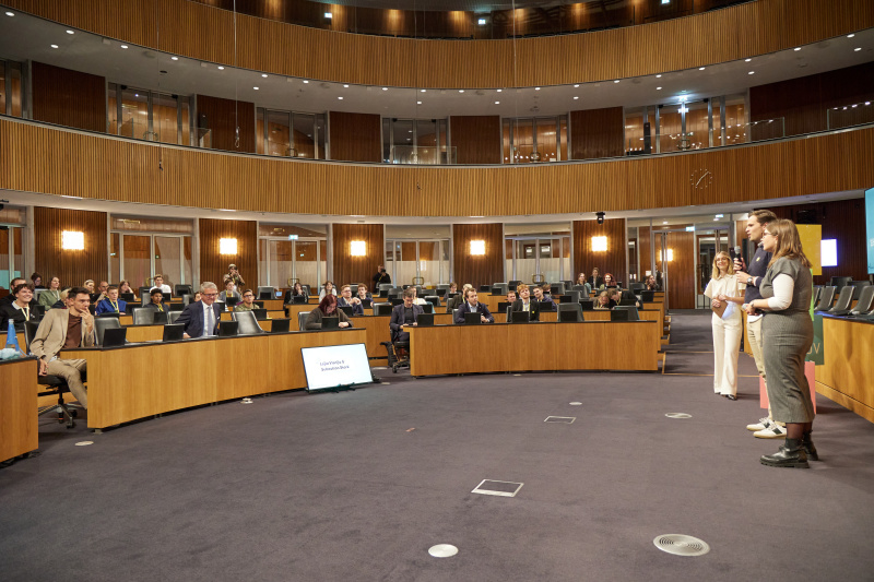 Abschluss und Ausblick. Von links: Verena Mischitz, Vorsitzende der Bundesjugendvertretung Lejla Visnjic, Vorsitzender der Bundesjugendvertretung Sebastian Stark