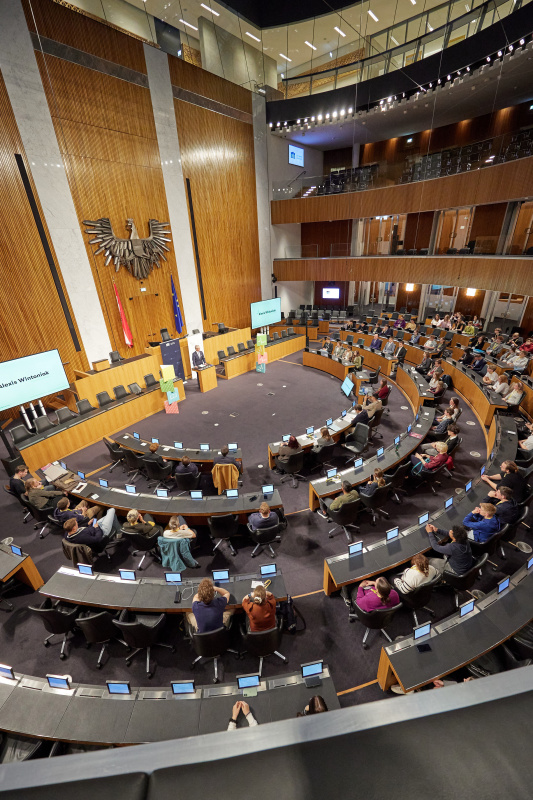 Eröffnungsworte Parlamentsvizedirektor Alexis Wintoniak