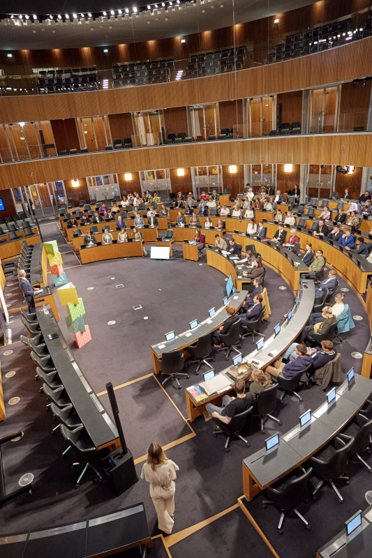 Eröffnungsworte Parlamentsvizedirektor Alexis Wintoniak