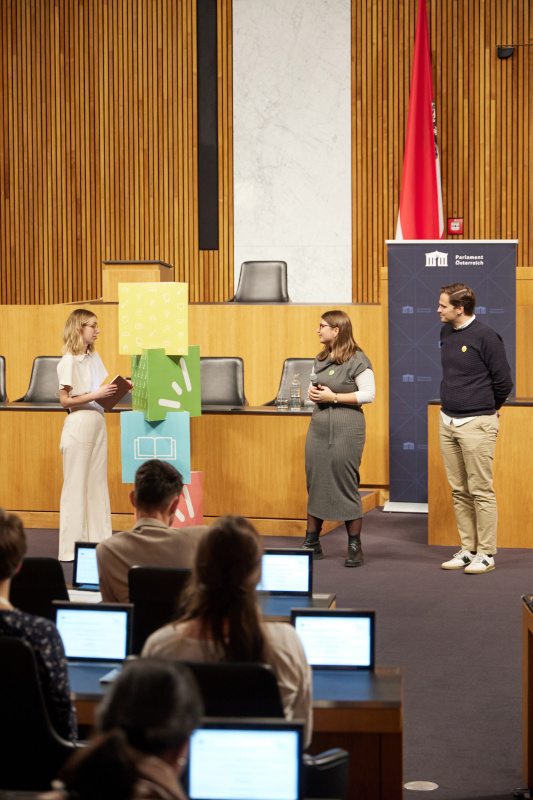 Interview. Von links: Verena Mischitz, Vorsitzende der Bundesjugendvertretung Lejla Visnjic, Vorsitzender der Bundesjugendvertretung Sebastian Stark