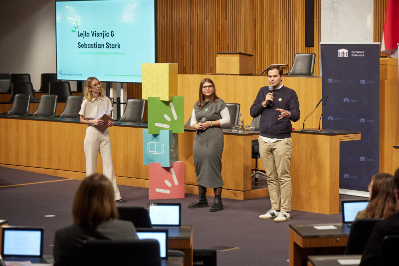 Interview. Von links: Verena Mischitz, Vorsitzende der Bundesjugendvertretung Lejla Visnjic, Vorsitzender der Bundesjugendvertretung Sebastian Stark