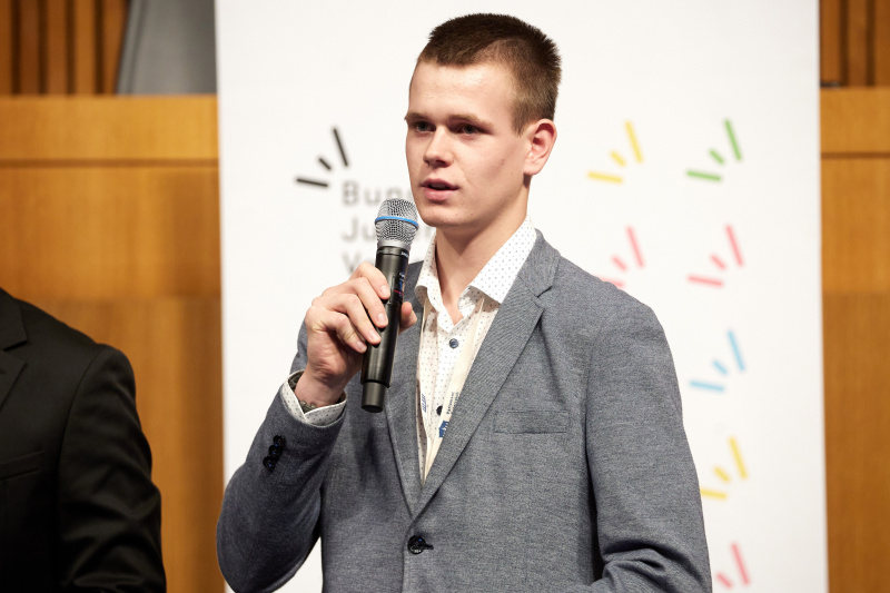 Kategorie: Klimaaktion. Nennung Siegerprojekt & Kurz-Interview. Strom von morgen - heute von uns gebaut - TFS Haslach